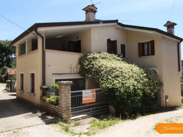 Villetta a schiera in vendita di 121 m²