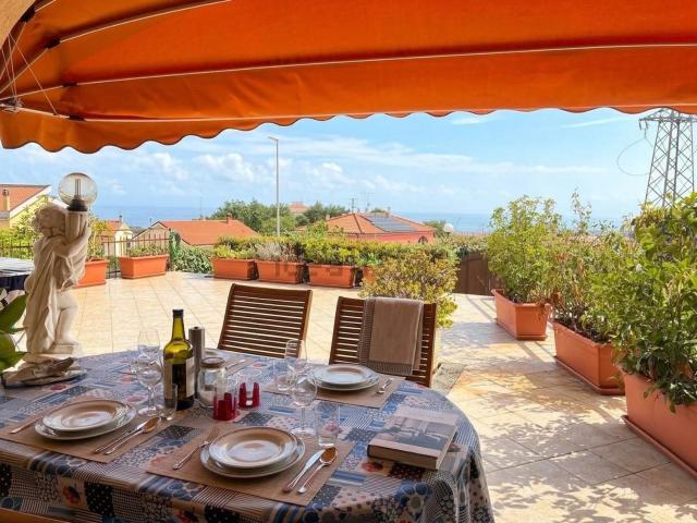 Villetta a schiera in vendita di 122 m² in Via Morteo