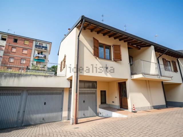Villetta a schiera in vendita di 122 m² in Via Senatore Amigoni, 8