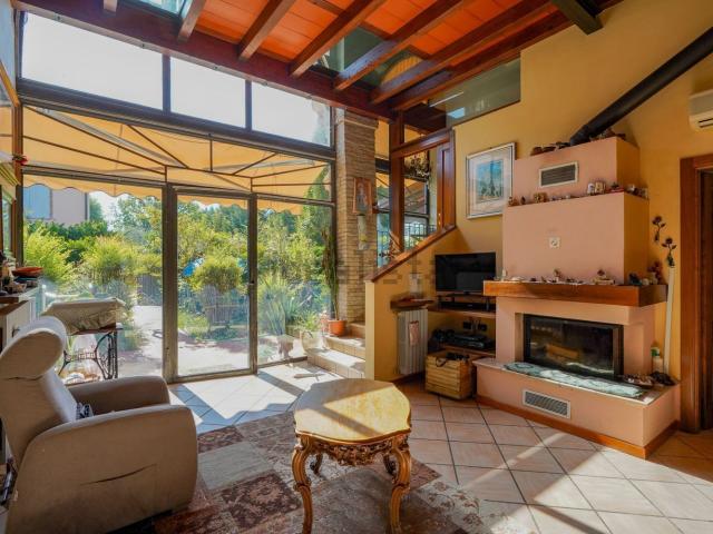 Villetta a schiera in vendita di 122 m² in Strada Roccatagliata, 20