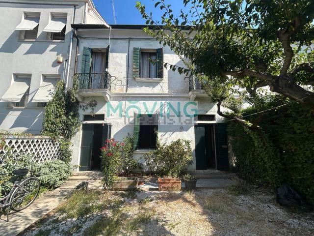 Villetta a schiera in vendita di 123 m² in Via Fabio Filzi, 4