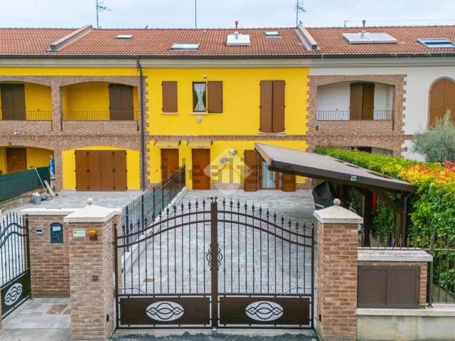 Villetta a schiera in vendita di 124 m² in Via Monsignor Oscar Amulfo Romero, 1