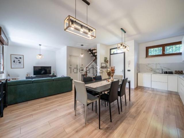 Villetta a schiera in vendita di 124 m² in Via Salvatore Quasimodo, 9
