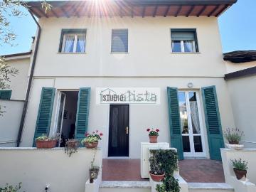 Villetta a schiera in vendita di 125 m² in Via Cortona