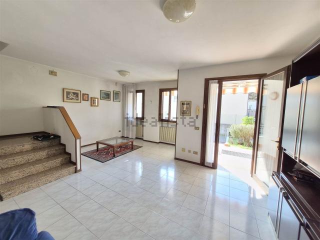 Villetta a schiera in vendita di 125 m² in Via Costamala