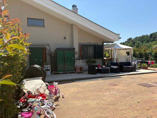 Villetta a schiera in vendita di 125 m² in Via Giuseppe Lazzati, 185