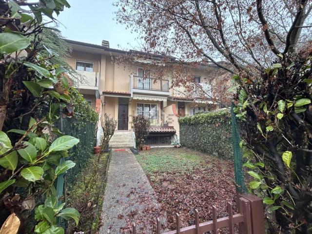 Villetta a schiera in vendita di 125 m² in Via Don Giuseppe Vavassori, 54