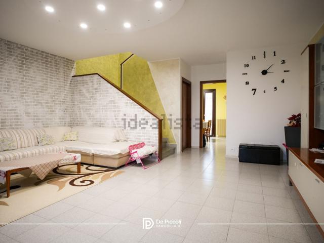 Villetta a schiera in vendita di 125 m² in Via Don L. Sturzo, 46