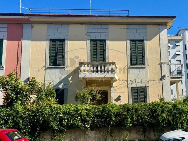 Villetta a schiera in vendita di 125 m² in Via Emilio Zola