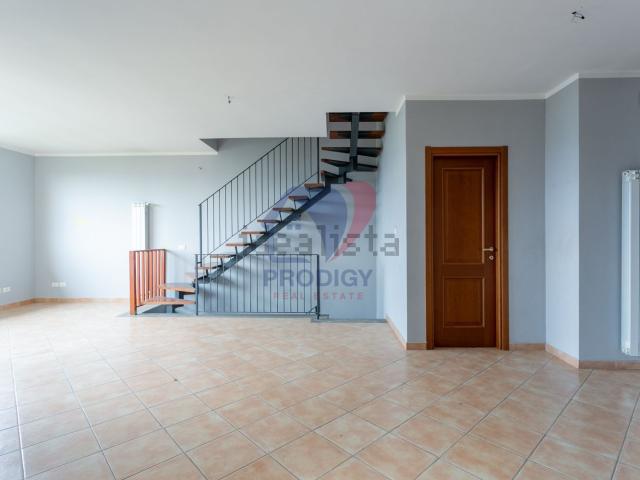 Villetta a schiera in vendita di 125 m² in Via Lazio, 11