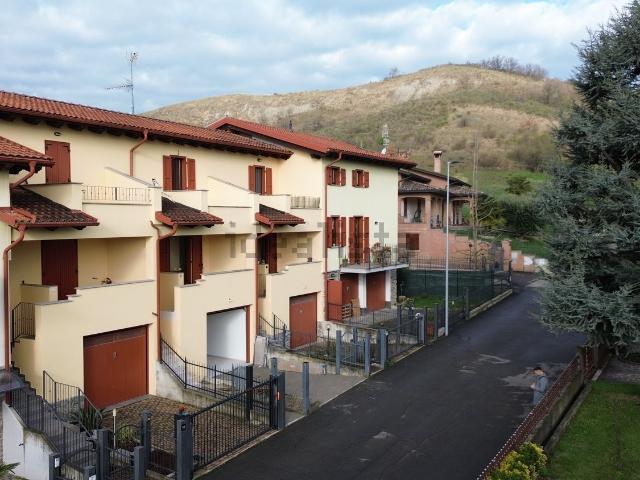 Villetta a schiera in vendita di 125 m² in Via Radici in Monte