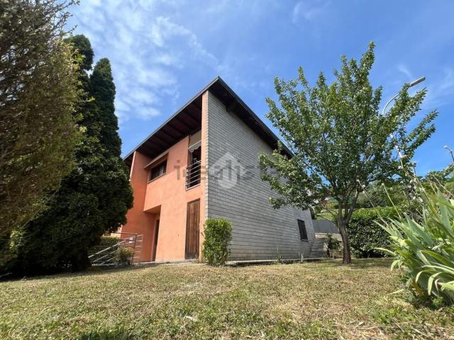Villetta a schiera in vendita di 125 m² in Via Trento, 12
