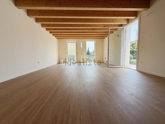 Villetta a schiera in vendita di 126 m² in Via Castellana