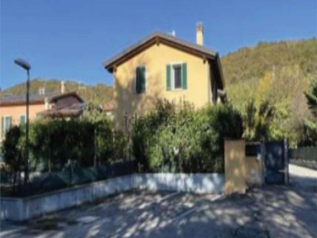 Villetta a schiera in vendita di 127 m² in Via Gastone Rossi, 7