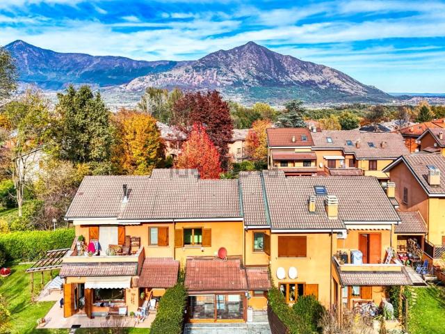 Villetta a schiera in vendita di 127 m² in Corso Laghi, 81