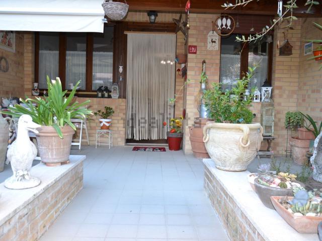 Villetta a schiera in vendita di 128 m² in Via Lago D&apos Orta
