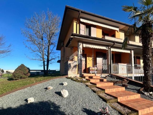 Villetta a schiera in vendita di 128 m² in Via Novella, 1