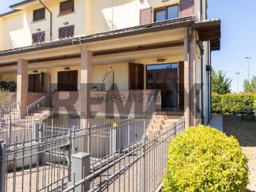 Villetta a schiera in vendita di 129 m² in Via D&apos Antona Massimo, 8