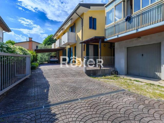 Villetta a schiera in vendita di 129 m² in Via Martiri della Libertà, 12