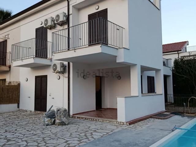 Villetta a schiera in vendita di 300 m² in Via Milioti