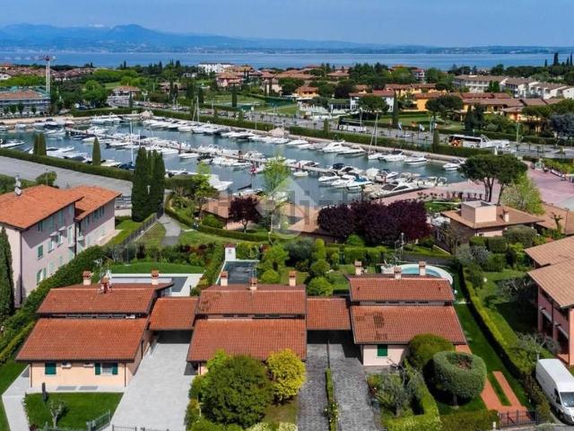 Villetta a schiera in vendita di 130 m² in Via Como, 6