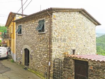 Villetta a schiera in vendita di 130 m² in Via Case di Fuori, 7