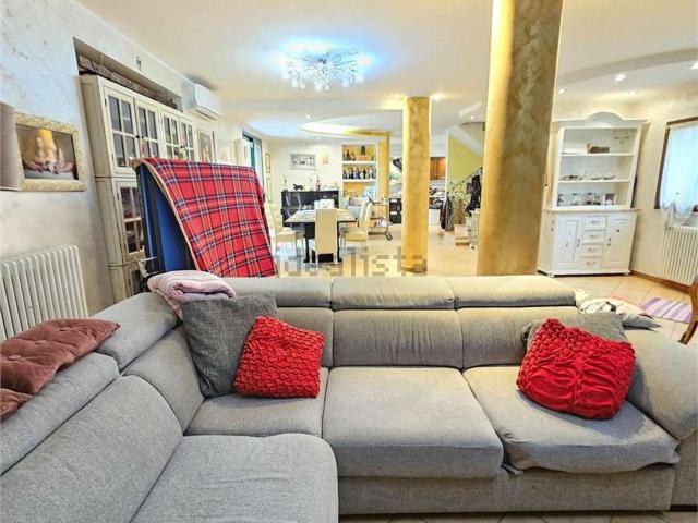 Villetta a schiera in vendita di 130 m² in Via Chiesa, 8