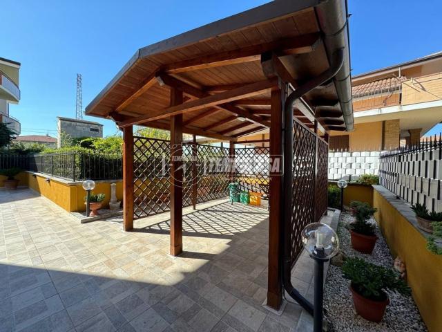 Villetta a schiera in vendita di 130 m² in Via Antonella D&apos Aquino, 50