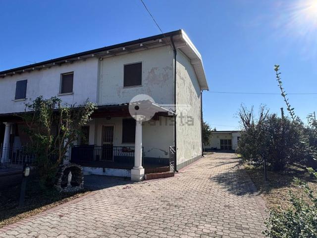 Villetta a schiera in vendita di 130 m² in Via G. Verdi, 19
