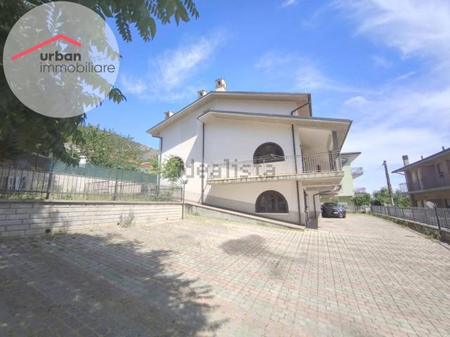 Villetta a schiera in vendita di 130 m² in Via Dante Alighieri, 7