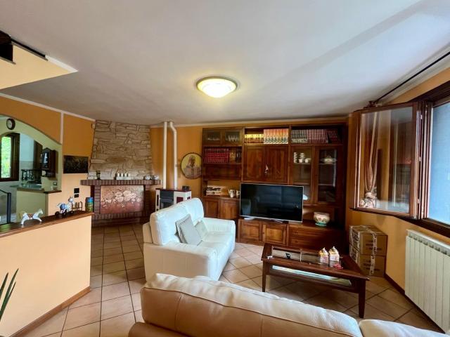Villetta a schiera in vendita di 130 m² in Via del Deposito, 40