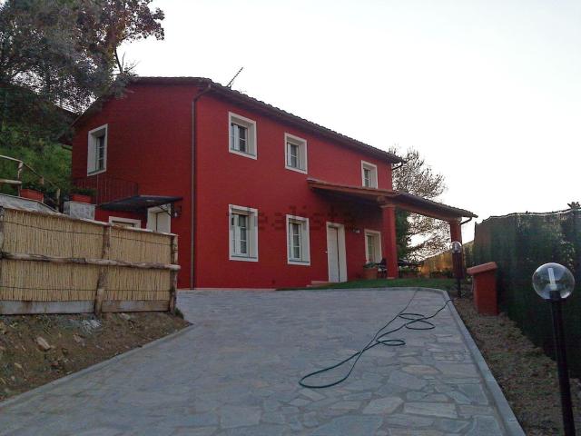 Villetta a schiera in vendita di 130 m² in Via della chiesa san ginese