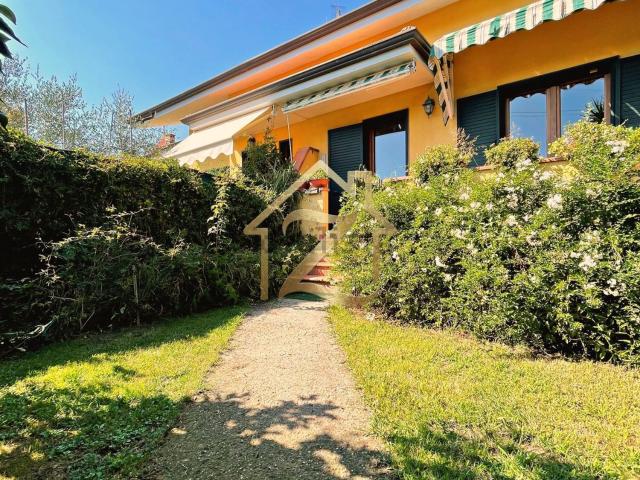 Villetta a schiera in vendita di 130 m² in Via Estate