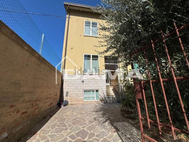Villetta a schiera in vendita di 130 m² in Via Eugenio Chiesa, 7