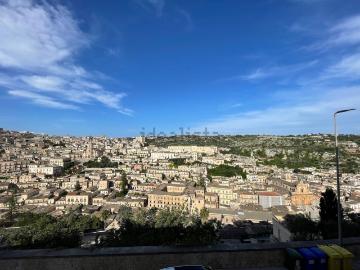 Villetta a schiera in vendita di 130 m² in Via San Benedetto da Norcia