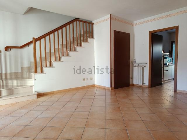 Villetta a schiera in vendita di 130 m² in Via XXV Aprile, 18