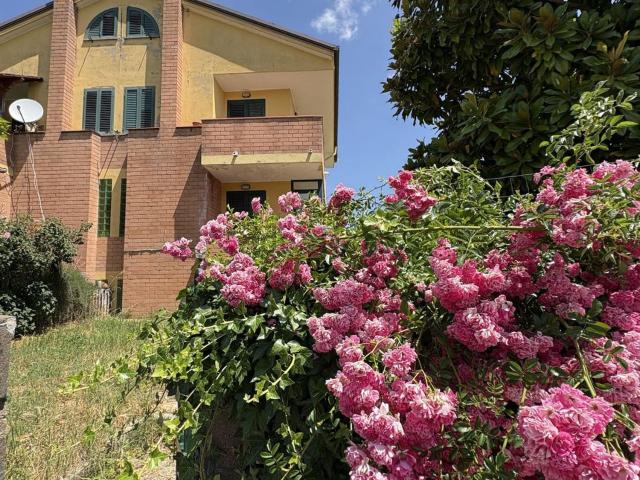 Villetta a schiera in vendita di 130 m² in Località Taverna