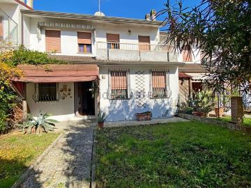 Villetta a schiera in vendita di 131 m²