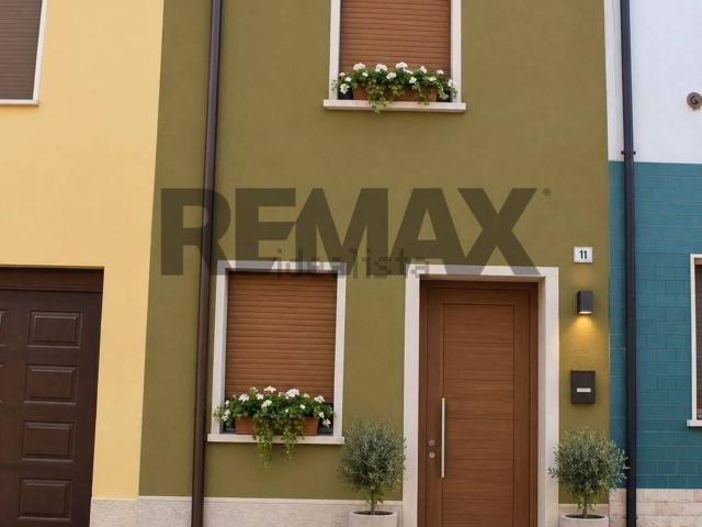 Villetta a schiera in vendita di 131 m² in Via Corvi, 5