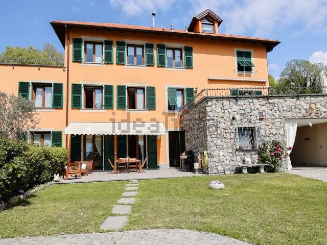 Villetta a schiera in vendita di 131 m² in Via Madonna delle Vigne, 4