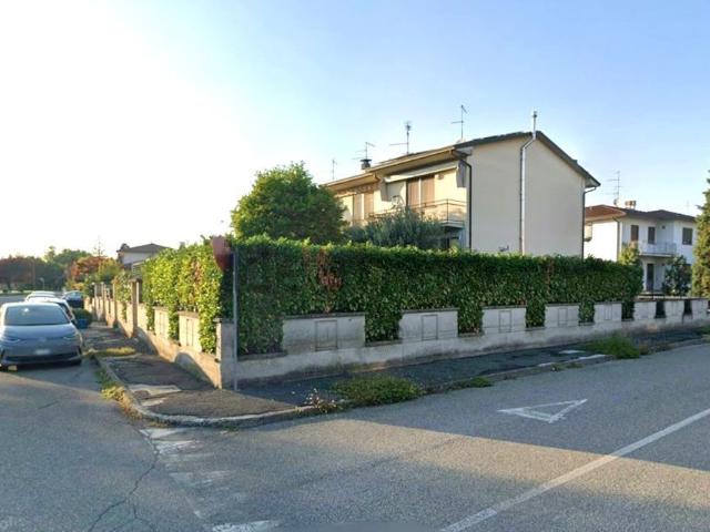Villetta a schiera in vendita di 131 m² in Via Umbria, 39