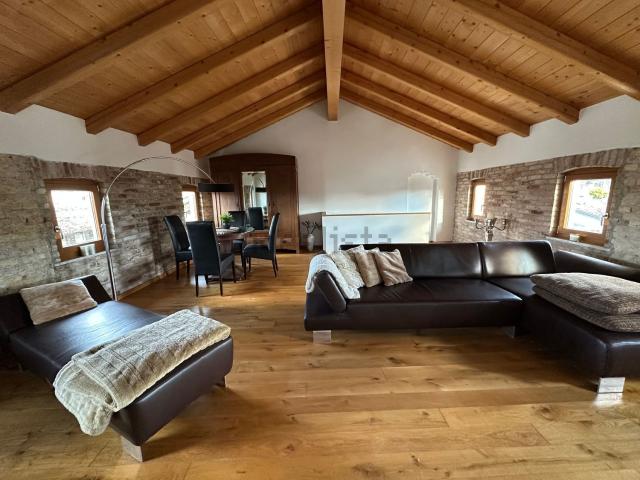 Villetta a schiera in vendita di 132 m² in Via 25 Aprile