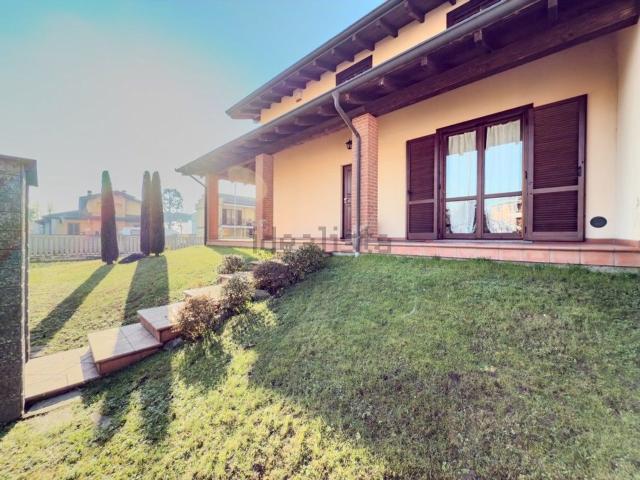 Villetta a schiera in vendita di 132 m² in Via PAPA GIOVANNI, 8