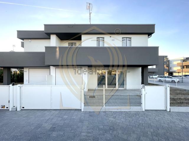 Villetta a schiera in vendita di 132 m² in Via Roma