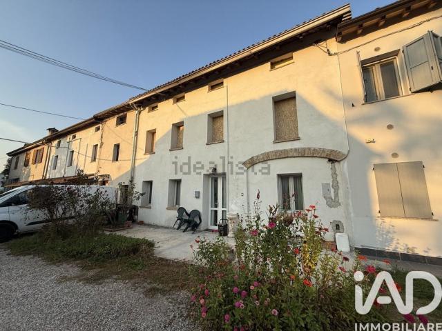 Villetta a schiera in vendita di 133 m² in Via G. Matteotti, 121