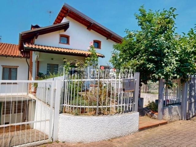 Villetta a schiera in vendita di 134 m² in Via Nazionale, 112