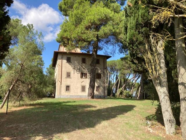 Villetta a schiera in vendita di 1350 m² in Via del Petrischio