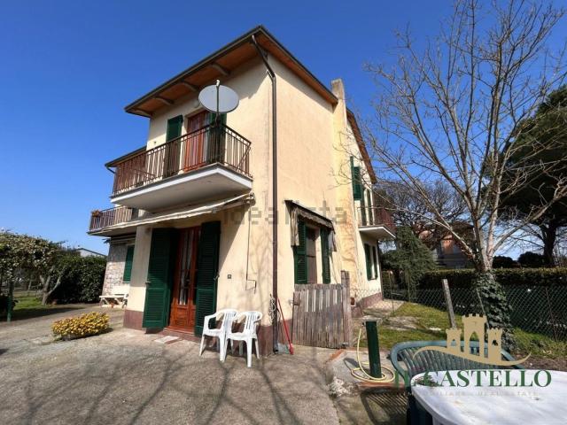 Villetta a schiera in vendita di 135 m² in Via Cesare Pavese