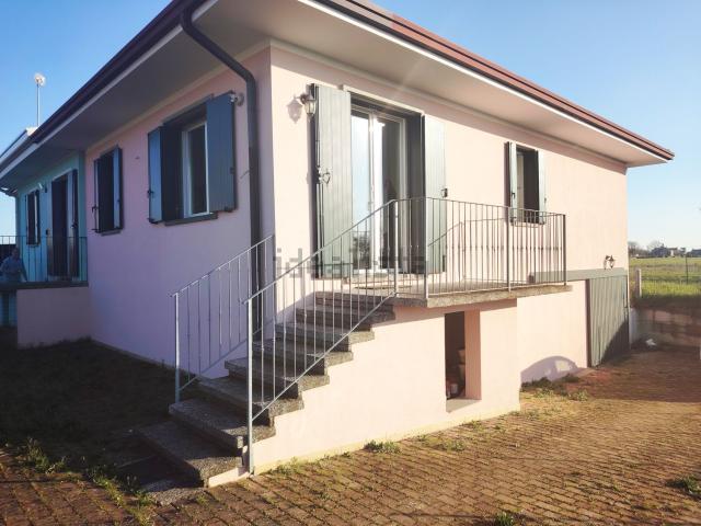 Villetta a schiera in vendita di 135 m² in Via Busi