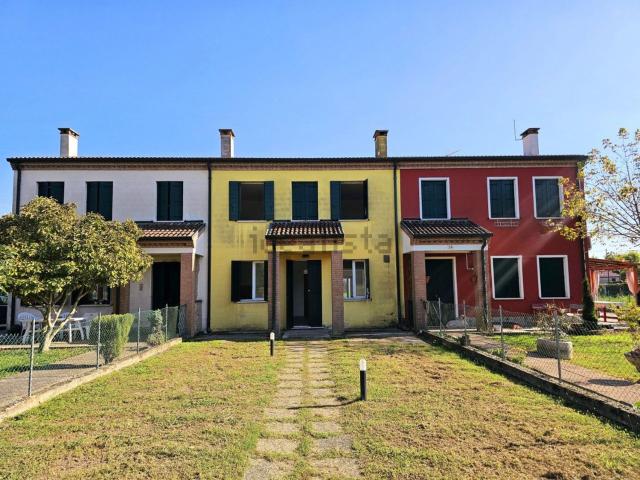 Villetta a schiera in vendita di 135 m² in Via Giacomo Matteotti